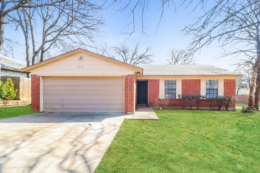 5715 Woodsetter Ct Arlington, TX 76017